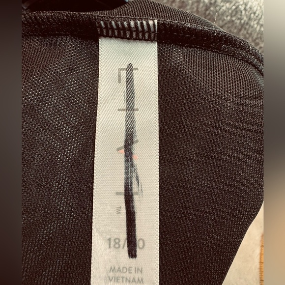 Livi Active Low Impact No Wire Sports Bra - Picture 6 of 6